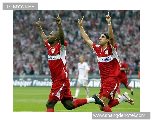 布里前锋与墨尔本城激战正酣谁能在这场对决中笑到最后